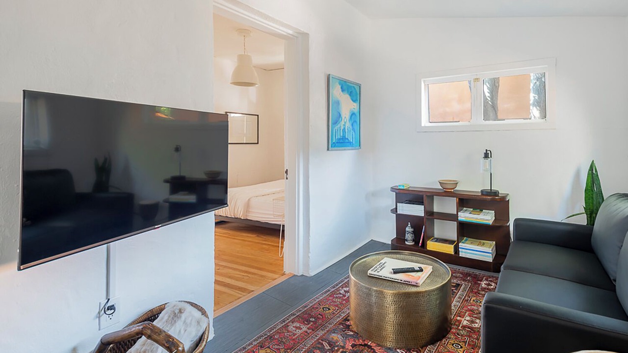 Photo of Livingroom in University Heights