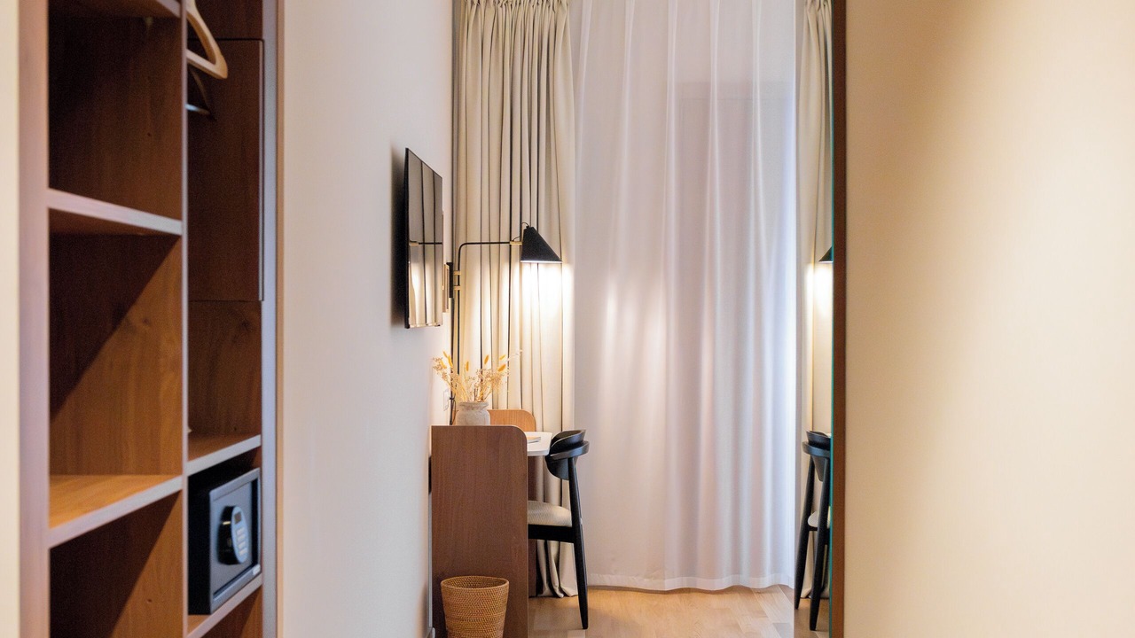 Photo of Bedroom in Les Eaux-Vives