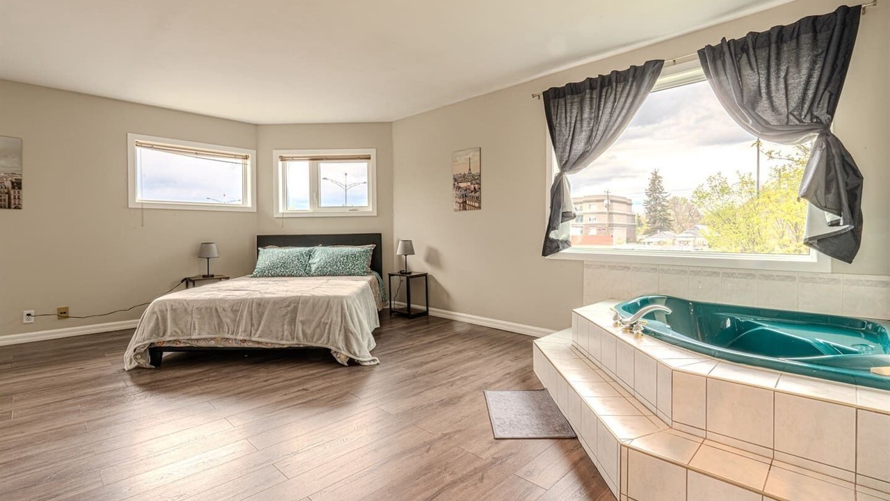 Photo of Others in Crescent Heights