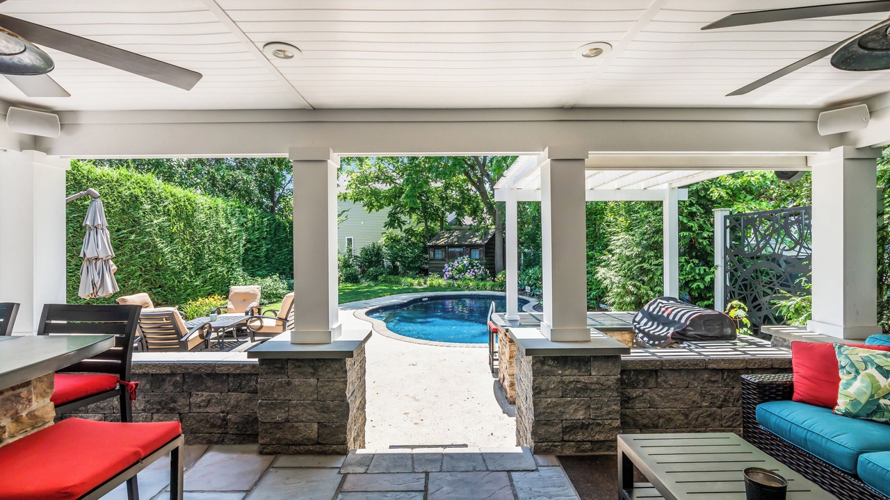 Photo of Others in Wall