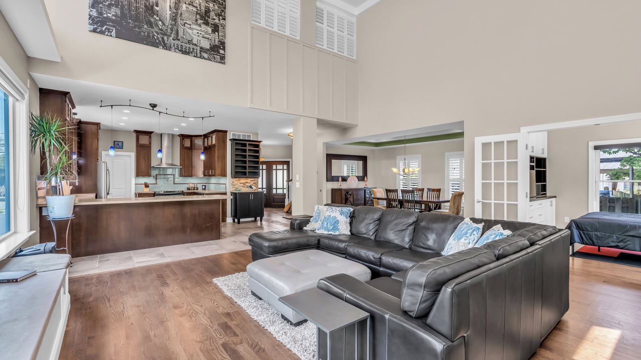 Photo of Others in Wall