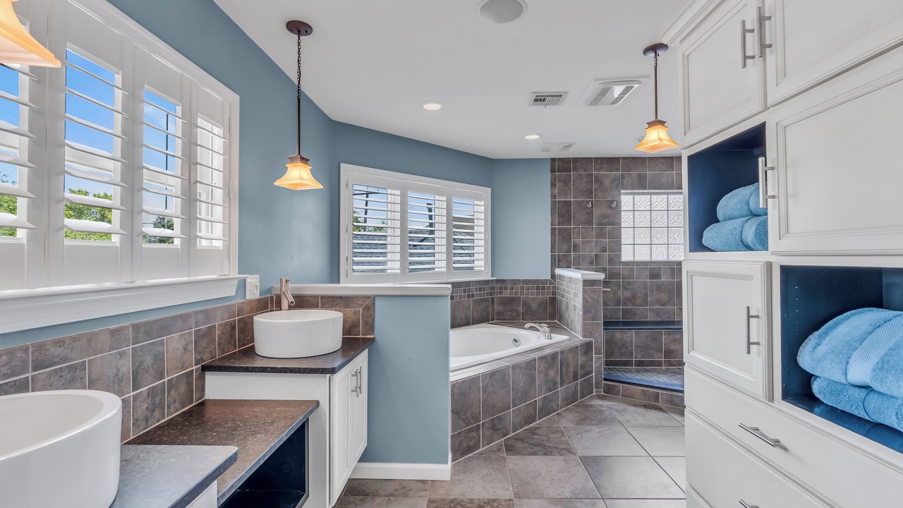 Photo of Others in Wall