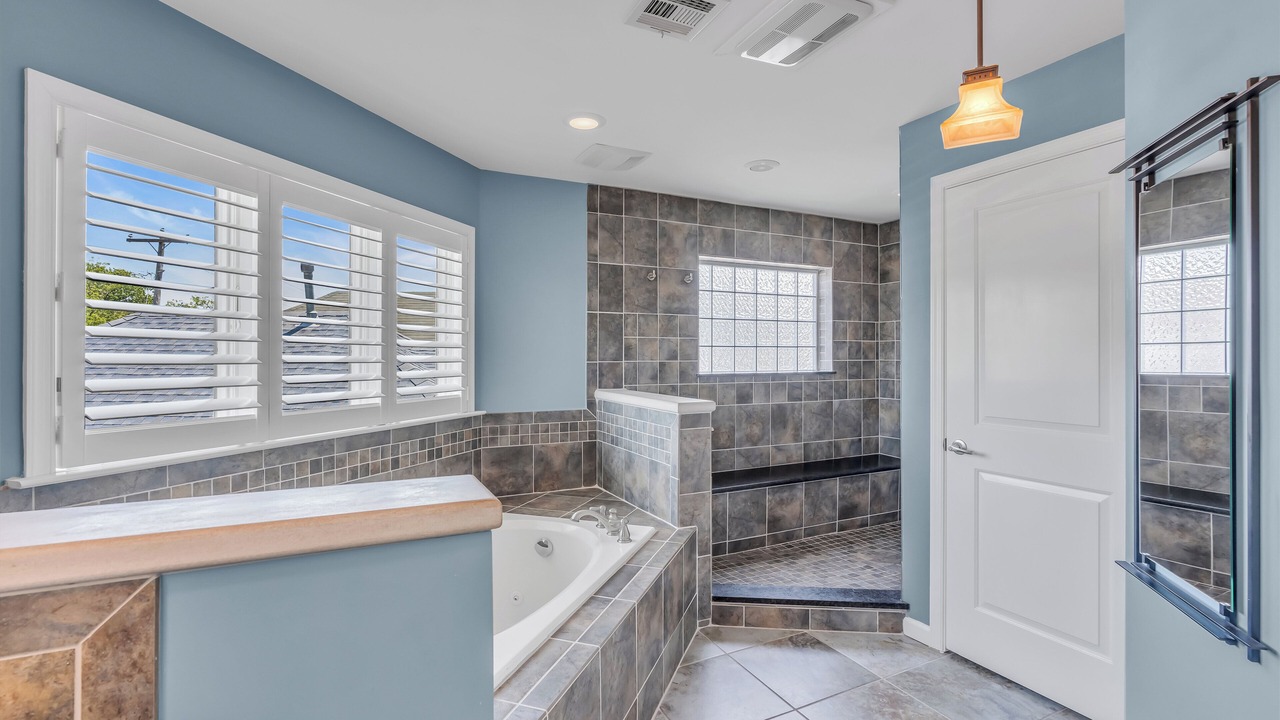 Photo of Others in Wall