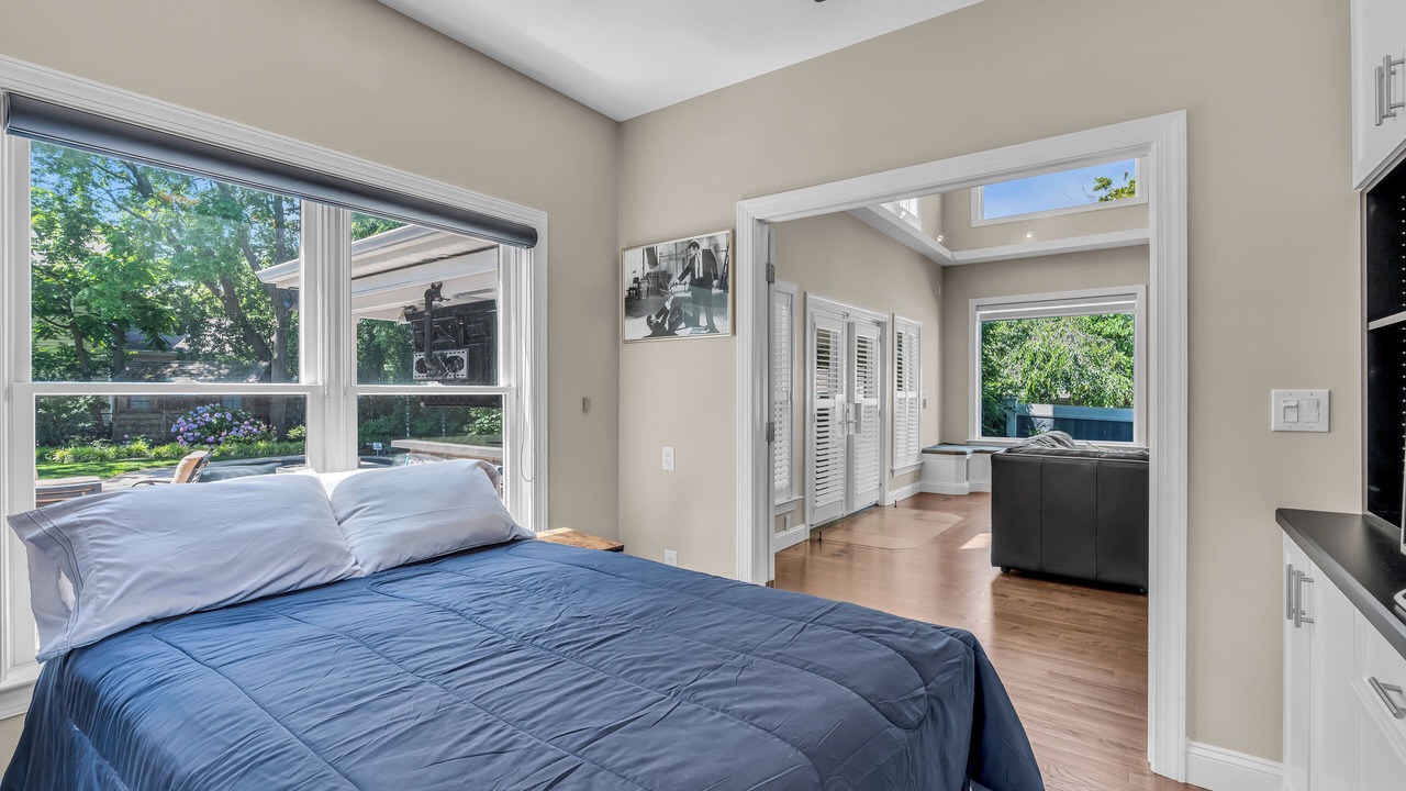 Photo of Others in Wall