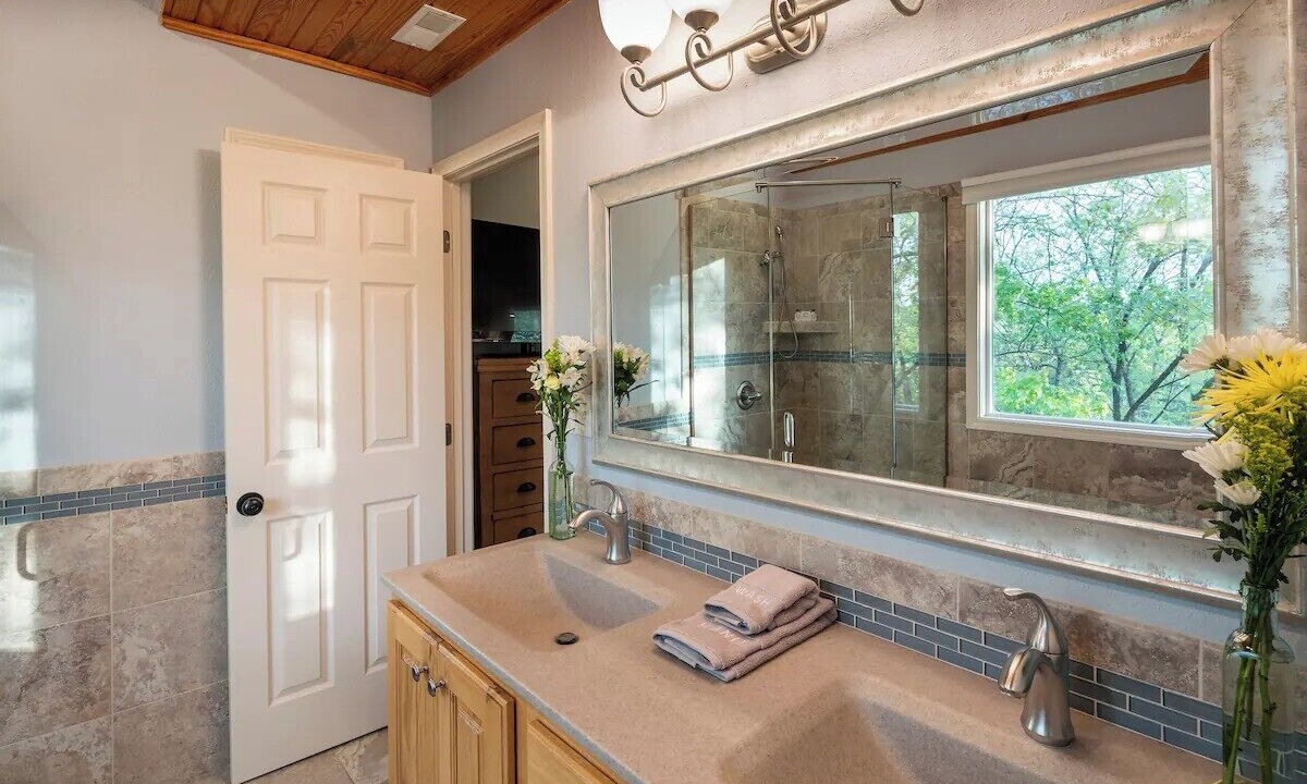 Photo of Bathroom in Camdenton