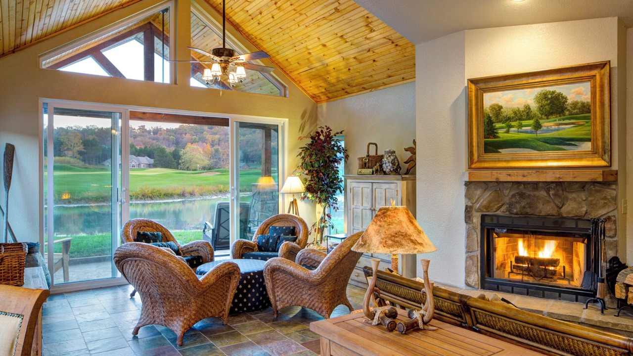 Photo of Livingroom in Camdenton