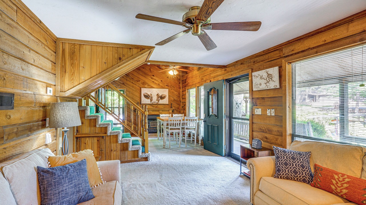 Photo of Livingroom in Camdenton