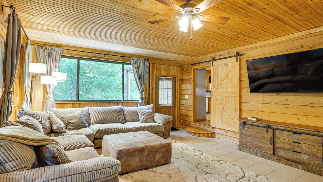 Photo of Livingroom in Camdenton