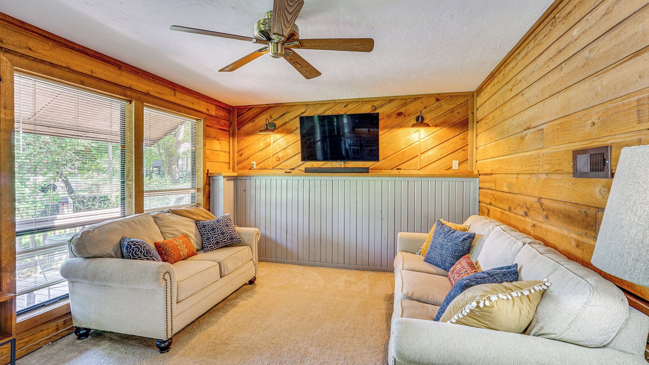 Photo of Livingroom in Camdenton