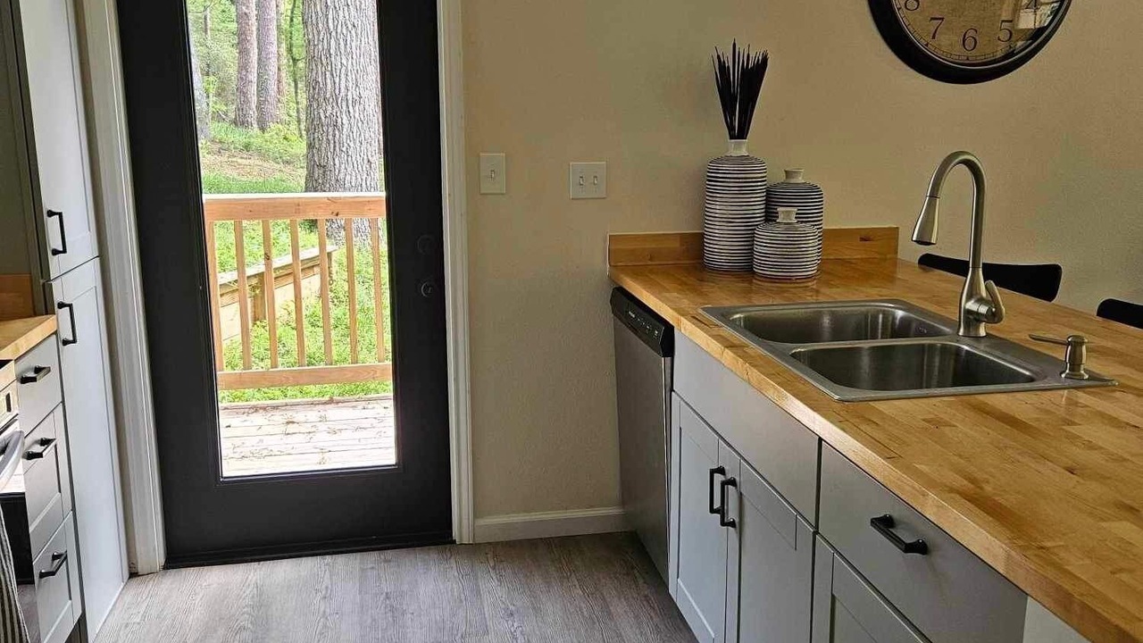 Photo of Kitchen in Pointblank