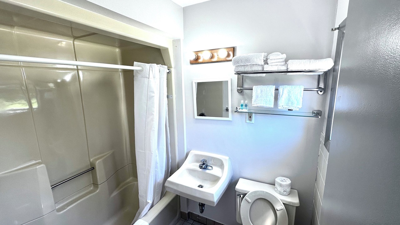 Photo of Bathroom in Manistique