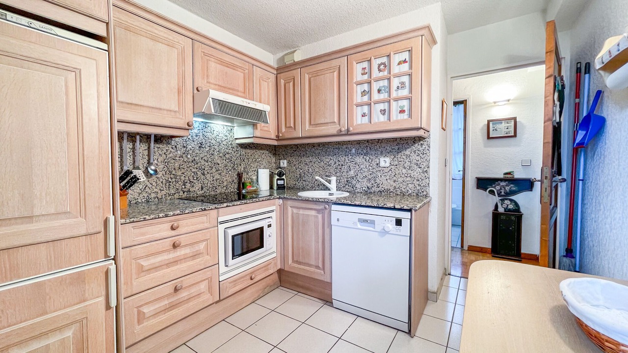 Photo of Kitchen in Enveitg