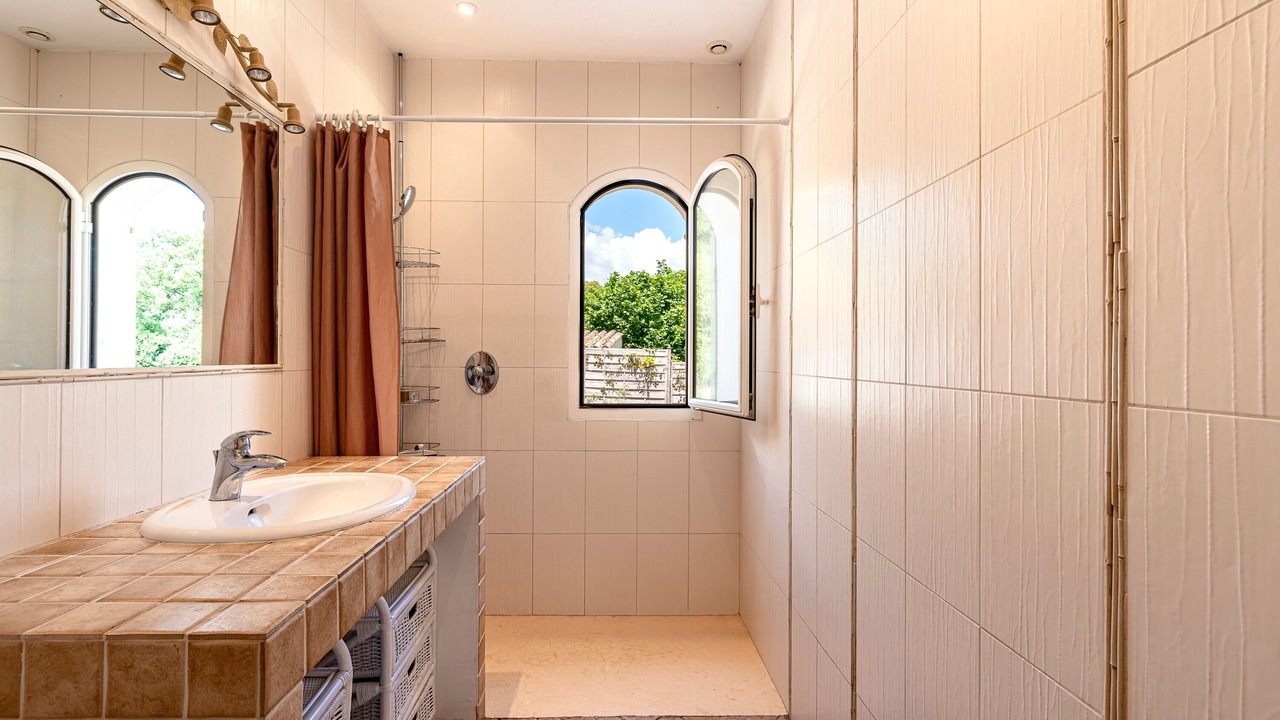 Photo of Others in Tavaco