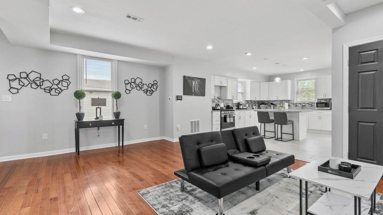 Photo of Livingroom in Woodbourne-McCabe