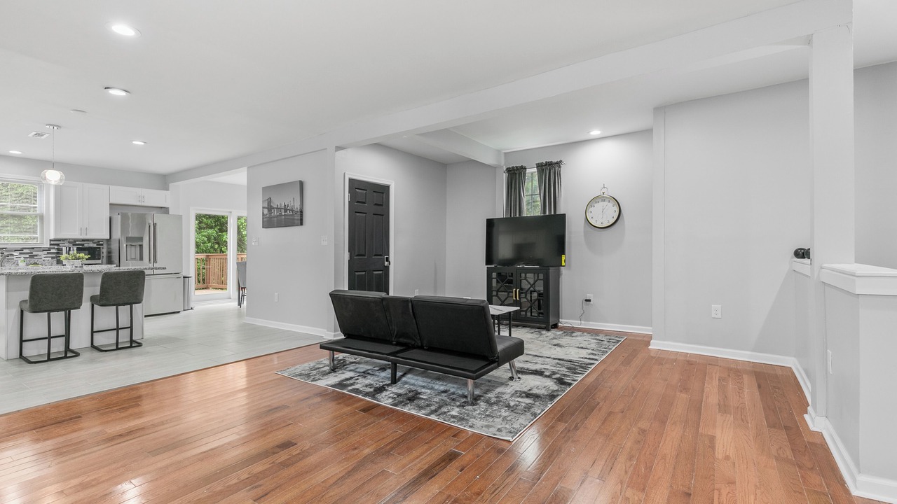Photo of Livingroom in Woodbourne-McCabe