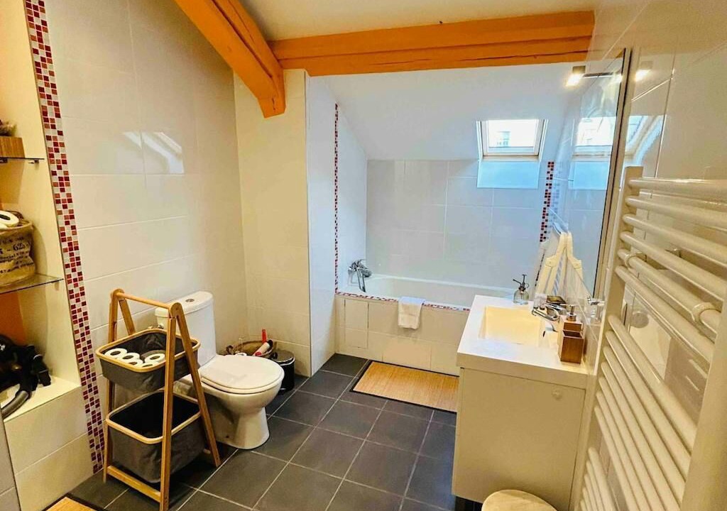 Photo of Others in Jamin