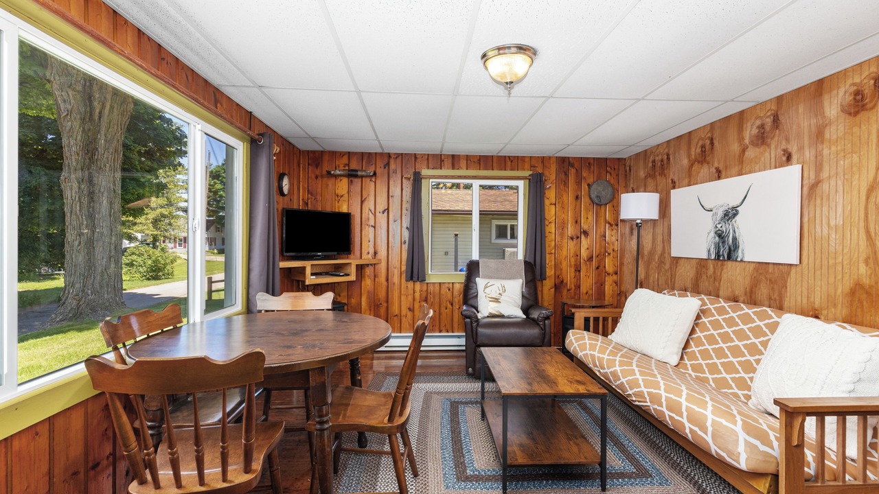 Photo of Livingroom in Chippewa Lake