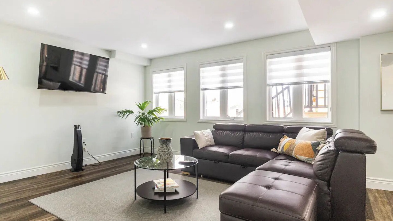 Photo of Livingroom in Bowmanville