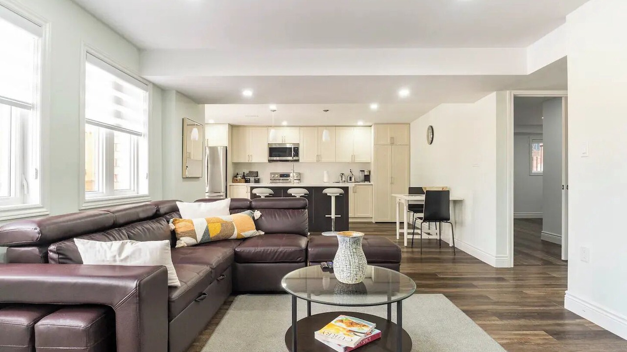 Photo of Livingroom in Bowmanville