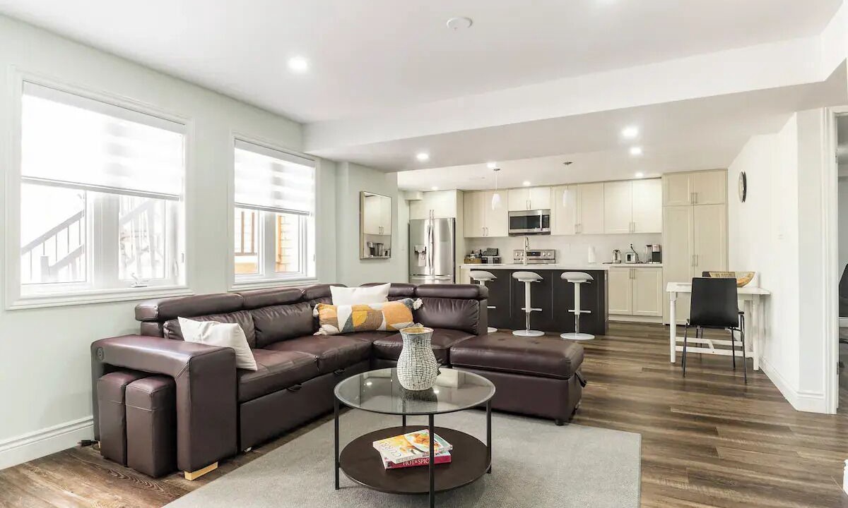 Photo of Livingroom in Bowmanville