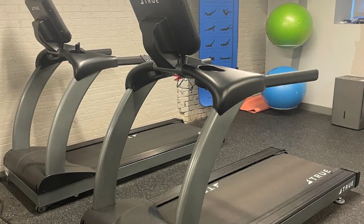 Photo of Others in Downtown Hartford