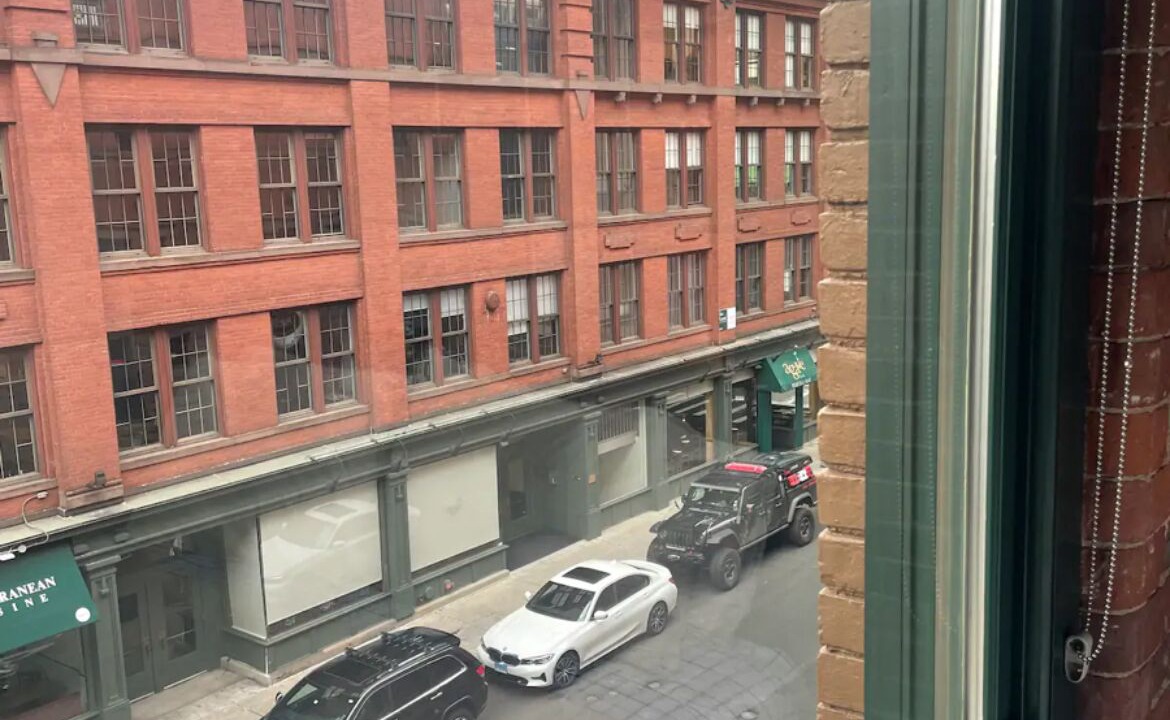 Photo of Others in Downtown Hartford