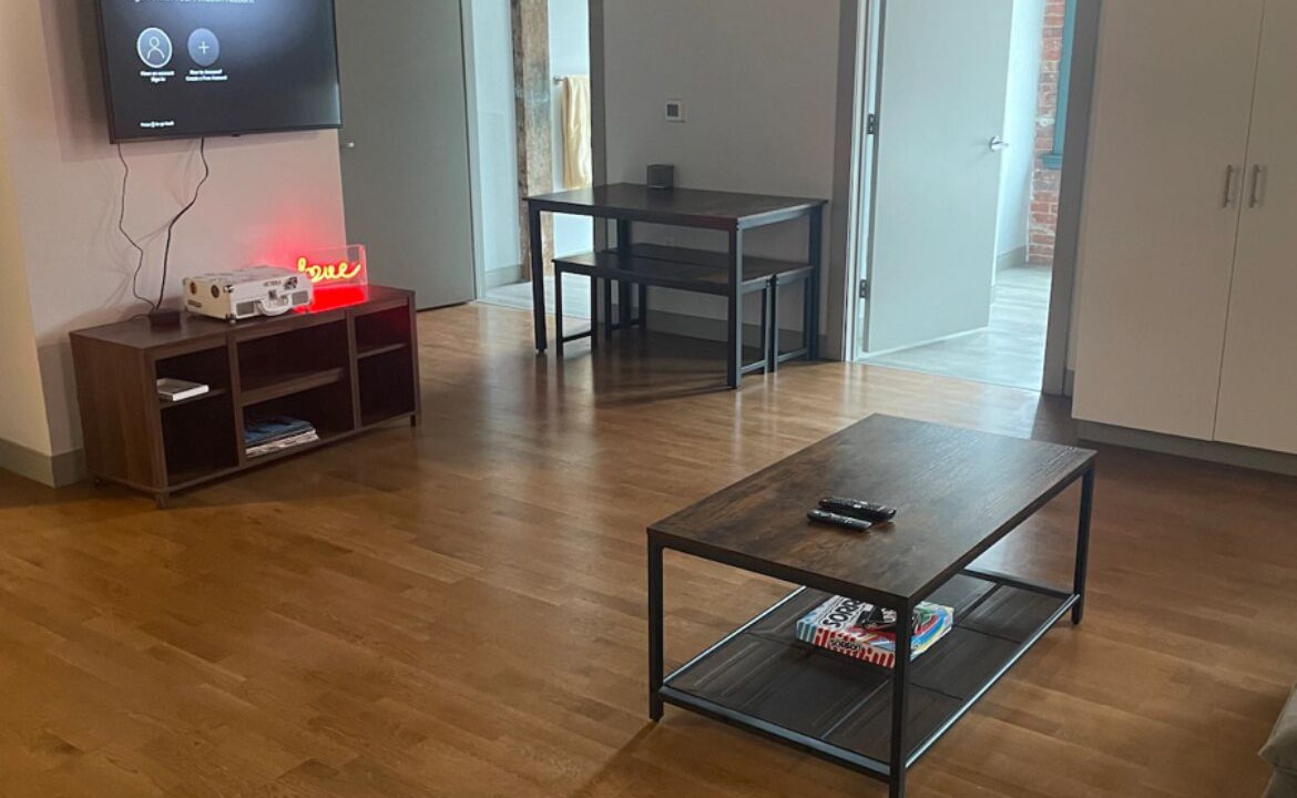 Photo of Others in Downtown Hartford