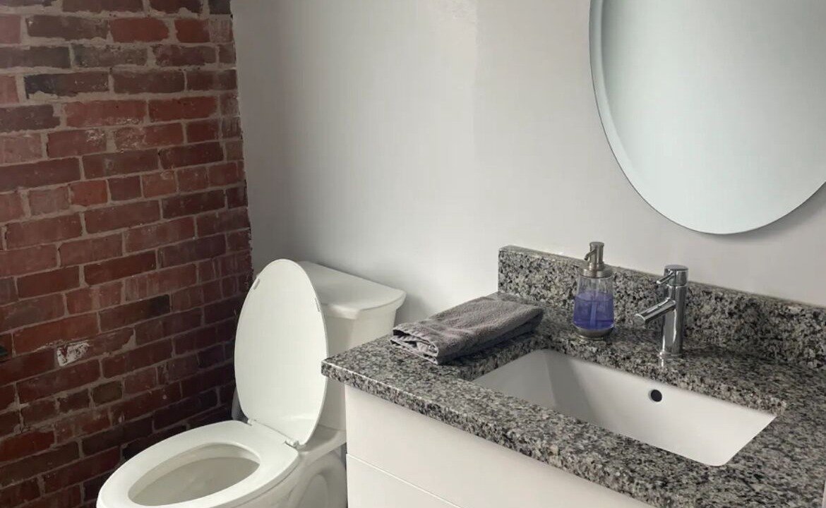 Photo of Others in Downtown Hartford