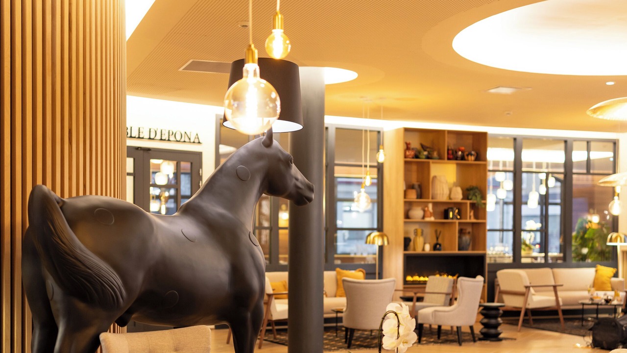 Photo of Others in Sens