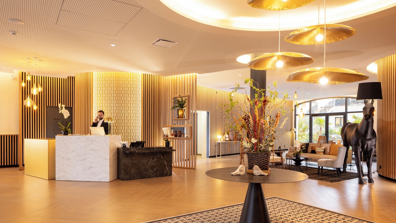 Photo of Others in Sens