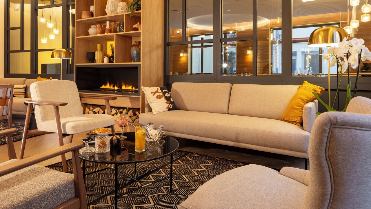 Photo of Others in Sens