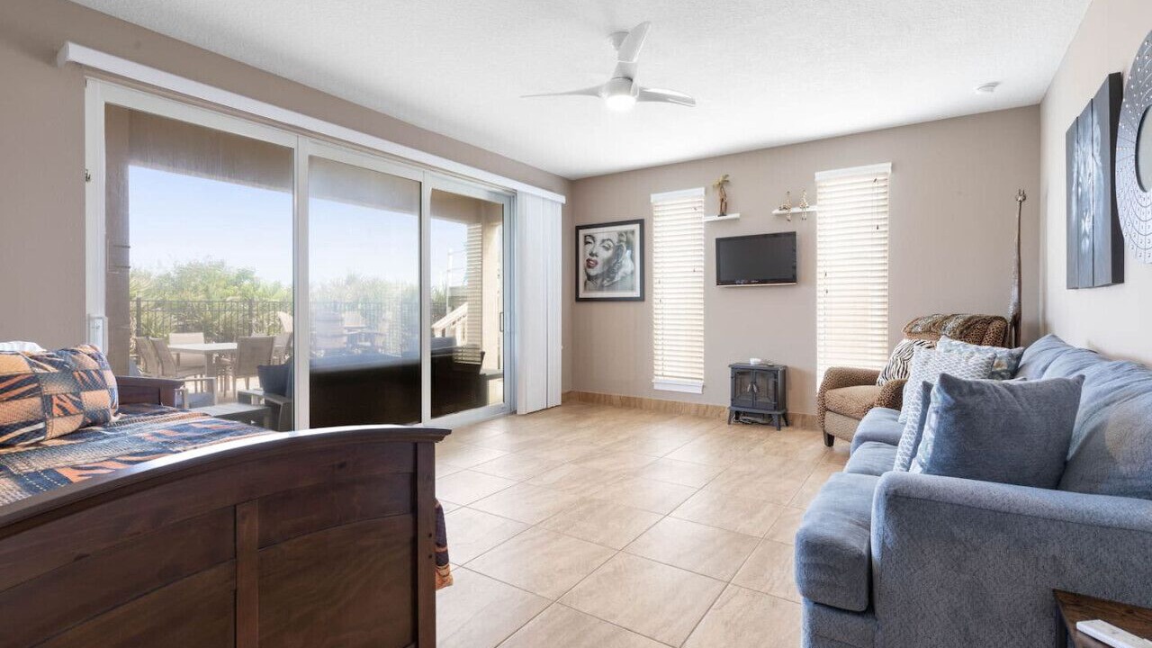 Photo of Livingroom in Beverly Beach