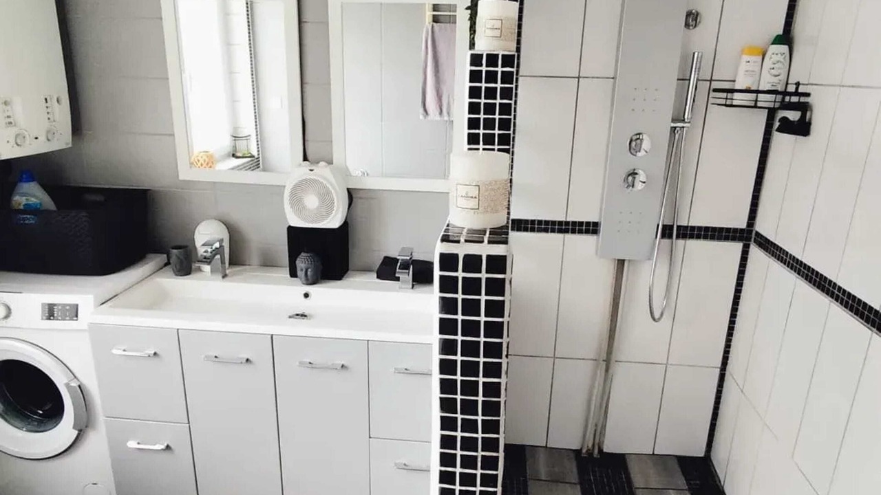 Photo of Bathroom in Lillers