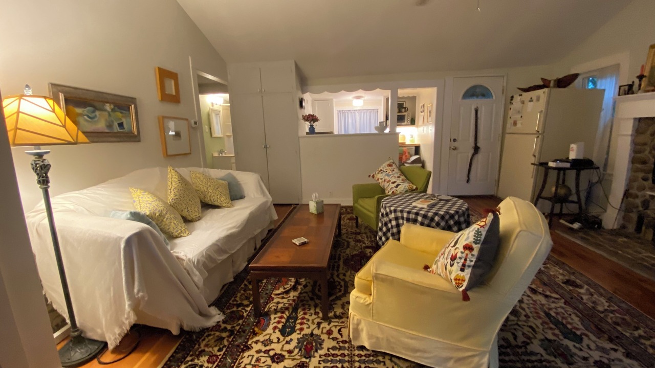 Photo of Livingroom in Guilford