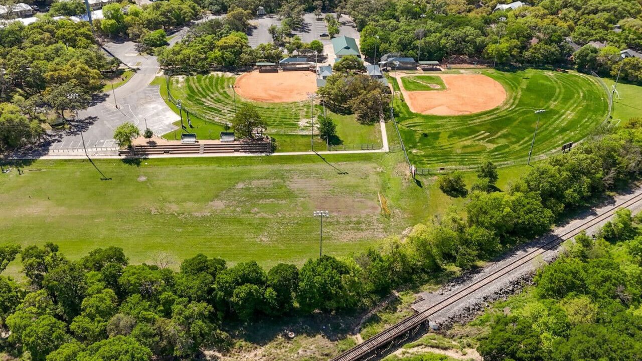Photo of Outdoor in Whispering Oaks