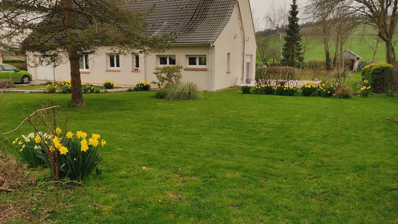 Photo of Outdoor in Alembon