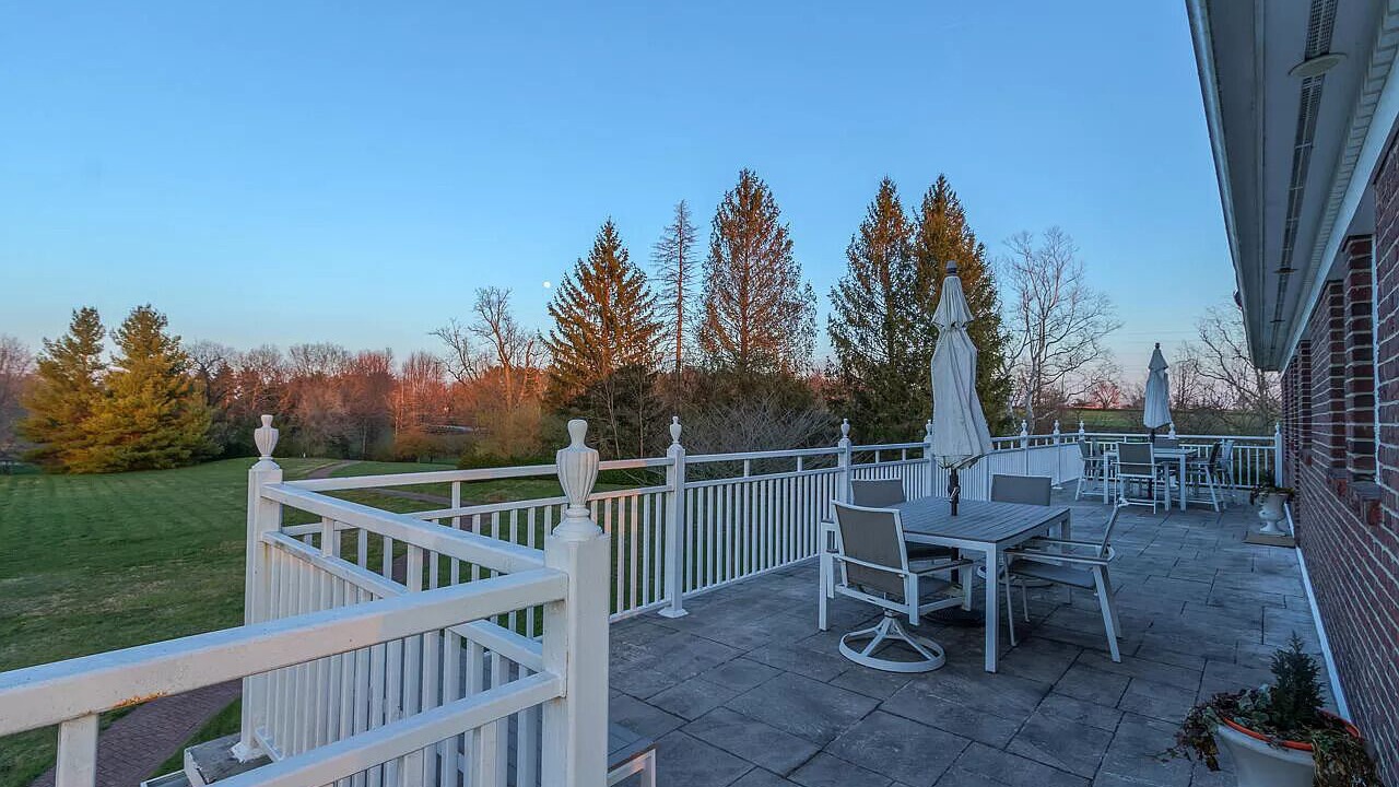 Photo of Outdoor in Lexington