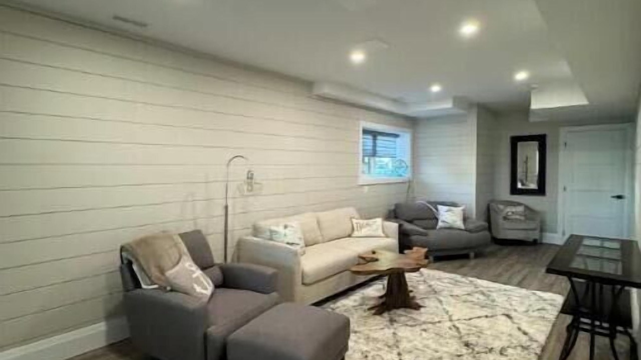 Photo of Livingroom in Honey Harbour