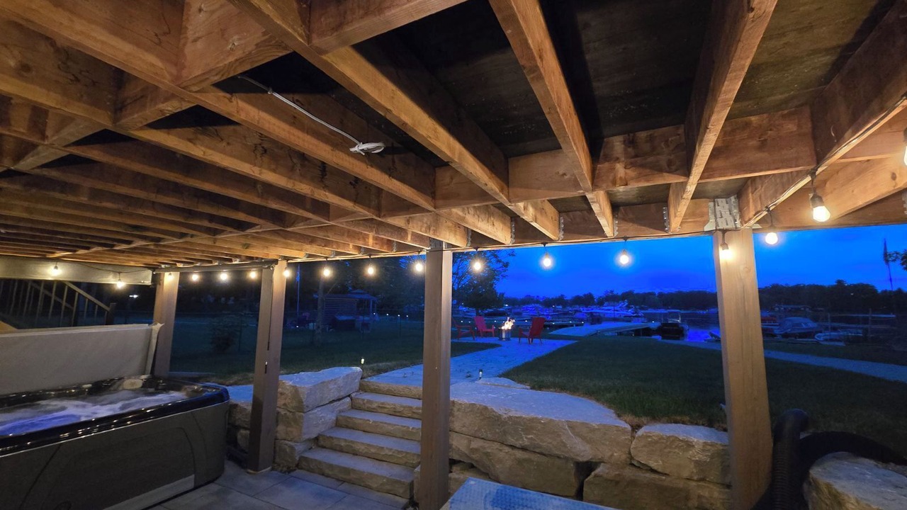 Photo of Patio Balcony in Honey Harbour