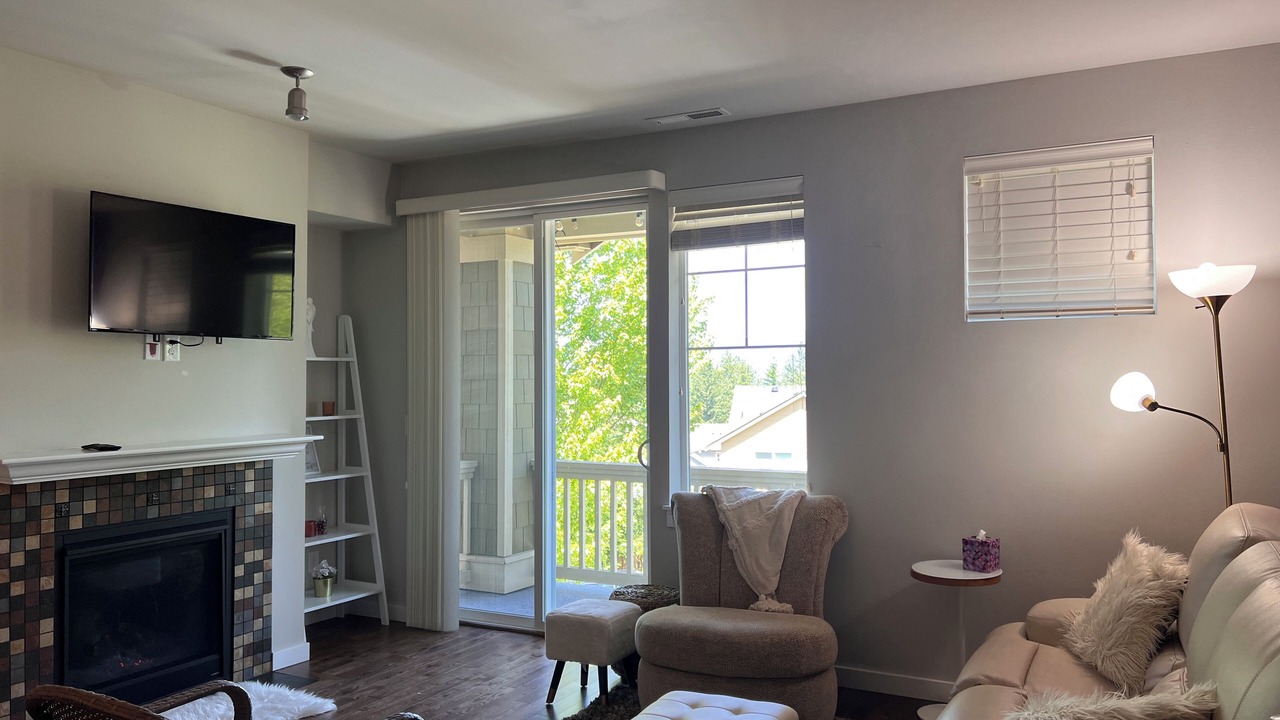 Photo of Livingroom in Snoqualmie Ridge