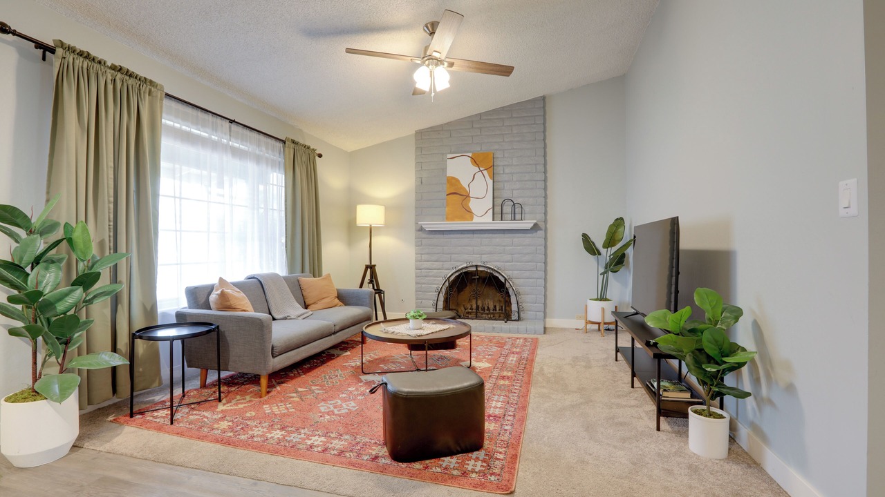 Photo of Livingroom in Foothill Farms