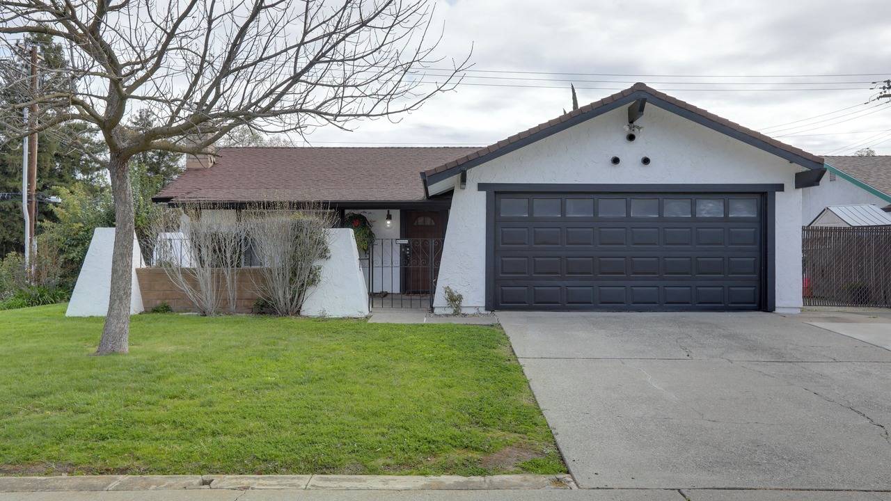 Photo of Outdoor in Foothill Farms