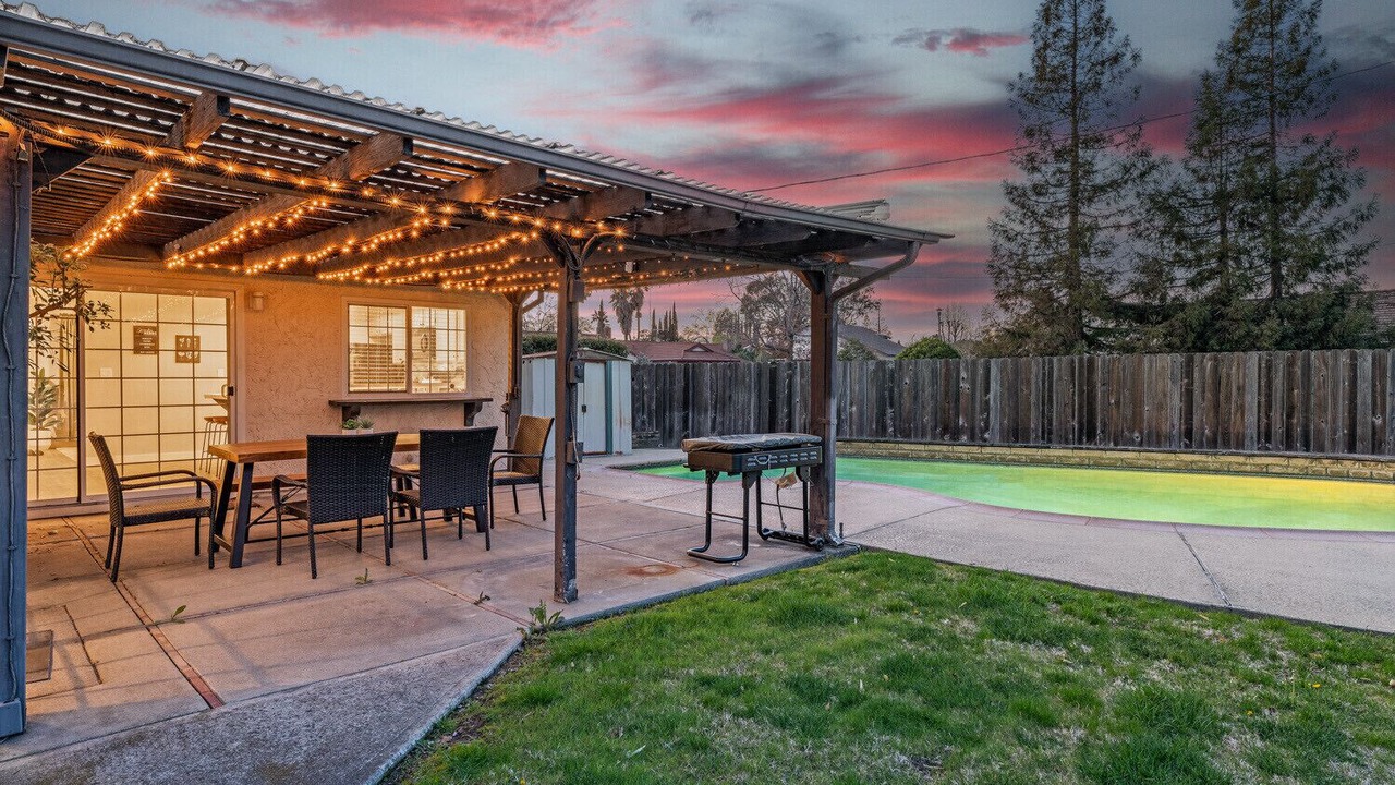 Photo of Outdoor in Foothill Farms