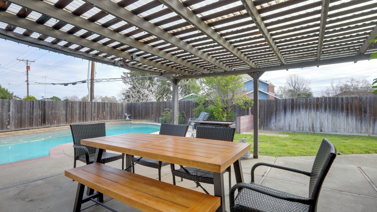 Photo of Outdoor in Foothill Farms