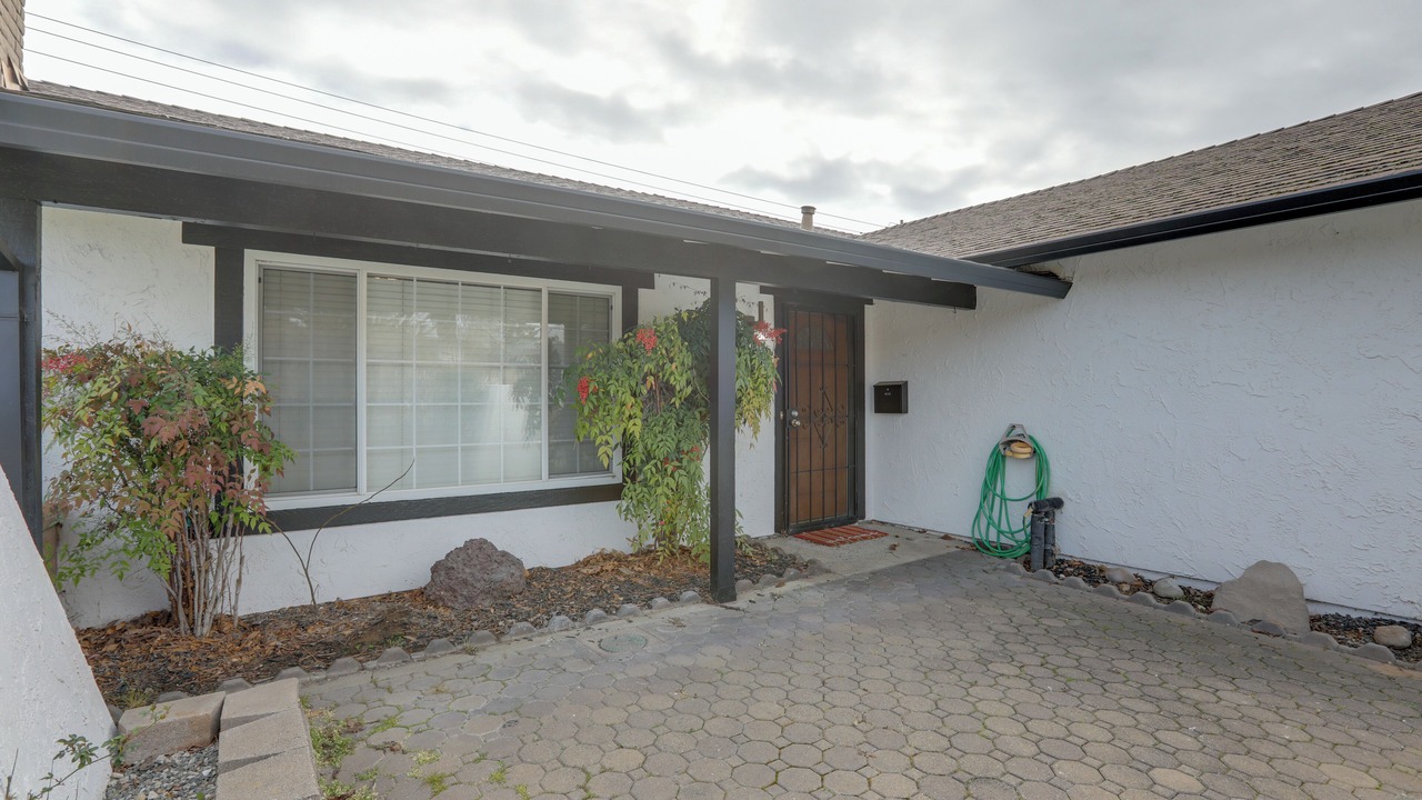 Photo of Outdoor in Foothill Farms