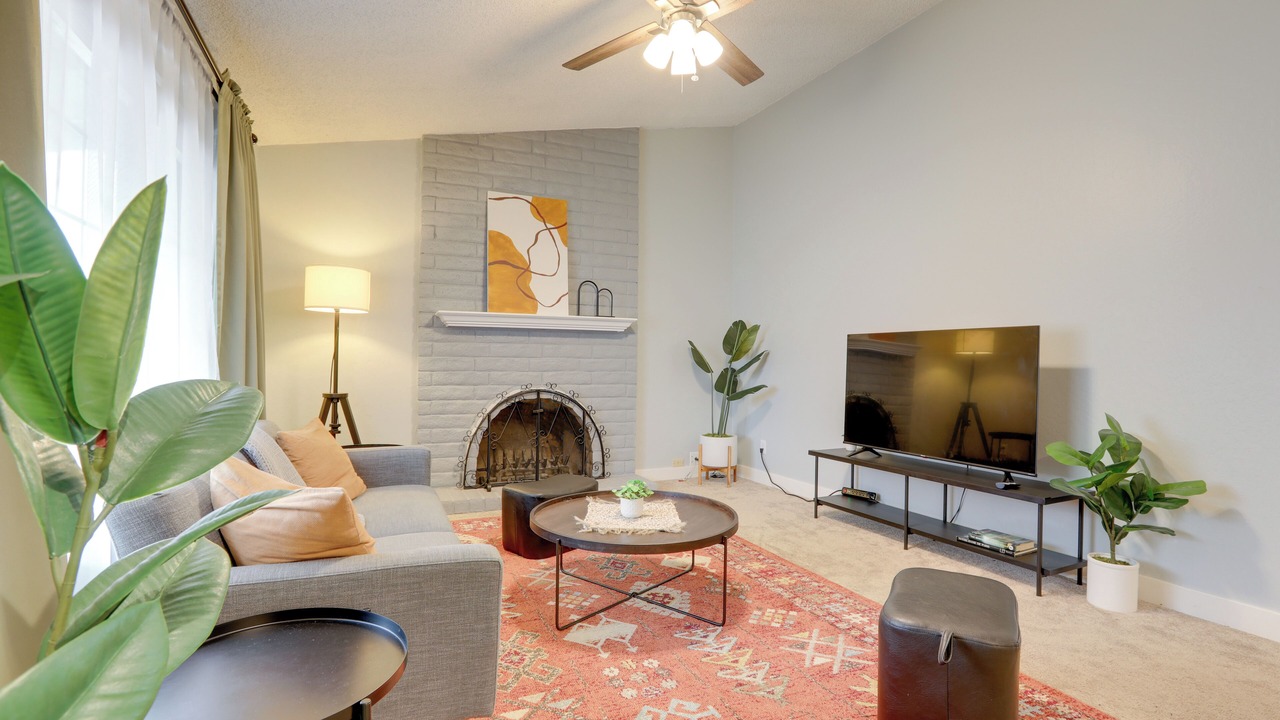 Photo of Livingroom in Foothill Farms