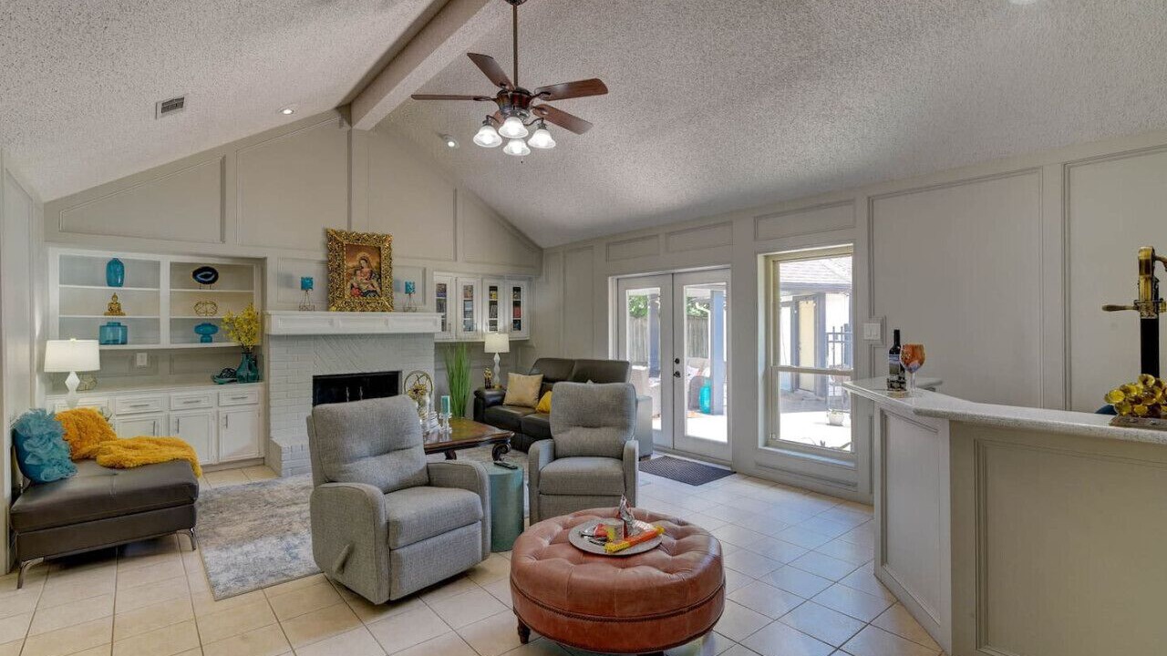 Photo of Livingroom in Friendswood