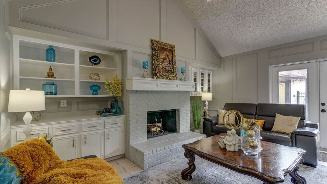 Photo of Livingroom in Friendswood