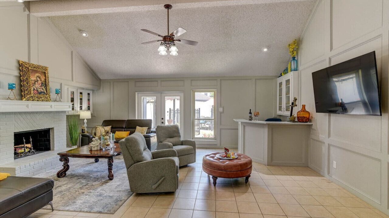 Photo of Livingroom in Friendswood
