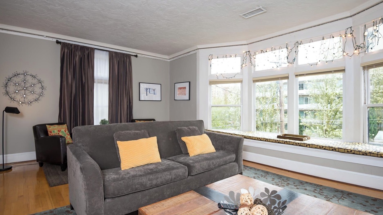 Photo of Livingroom in Goose Hollow